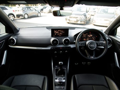 Audi Q2 TFSI S LINE