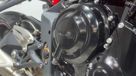 Triumph Street Triple R 2015 15K QUICK SHIFTER ARROW EXHAUST NEW MOT NAKED BIKE 50
