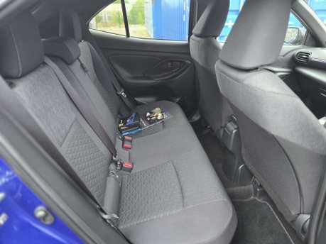 Toyota Yaris Cross 1.5 VVT-h Design SUV 5dr Petrol Hybrid E-CVT Euro 6 (s/s) (116 ps) 18