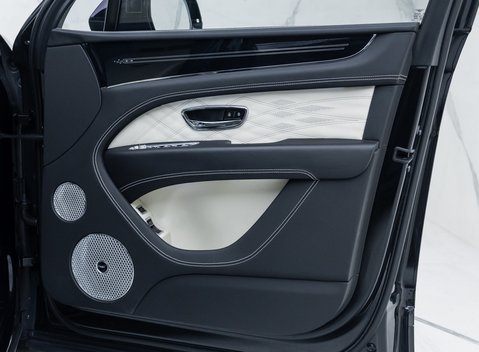 Bentley Bentayga V8 AZURE EWB First Edition 38