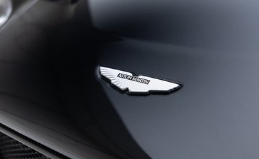 Aston Martin V12 Vantage S 35