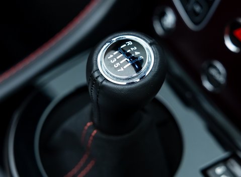 Aston Martin V12 Vantage S Roadster 26