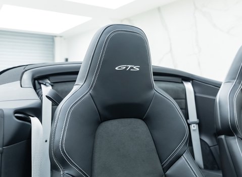 Porsche 911 Carrera GTS Cabriolet (992) 15