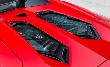 Lamborghini Aventador S LP 740-4 ROADSTER 40