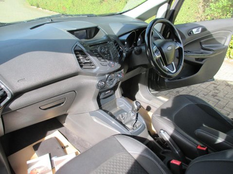 Ford Ecosport 1.0T EcoBoost Titanium 2WD Euro 5 (s/s) 5dr 16