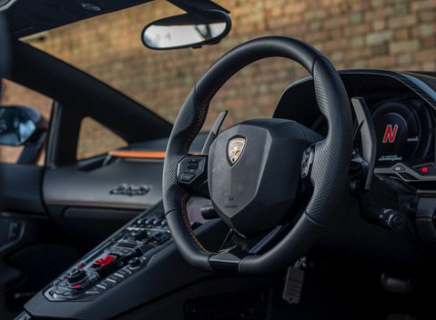 Lamborghini Aventador S LP740-4 Roadster 15