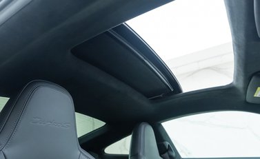 Porsche 911 Turbo S (992) 13