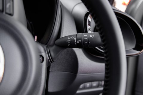 Toyota Aygo X VVT-I EXCLUSIVE 17