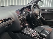 Audi RS4 4.2 FSI V8 Estate 5dr Petrol S Tronic quattro Euro 5 (450 ps) 42