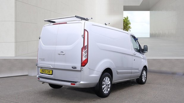 Ford Transit Custom SWB L1H1 Low Roof Limited 300 Air Con Alloys Sensors EURO 6 NO VAT 4