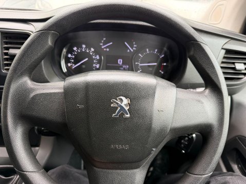 Peugeot Expert 2.0 BlueHDi 1400 Professional Plus Standard Panel Van 6dr Diesel Manual MWB 31