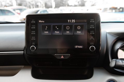 Toyota Yaris EXCEL FHEV 22