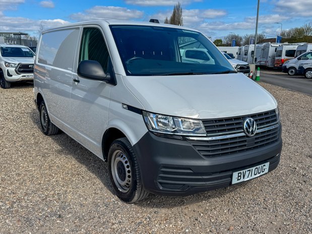Volkswagen Transporter AUTO SWB L1H1 Low Roof Startline T32 Air Con Sensors EURO 6 4