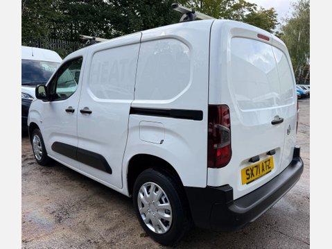 Vauxhall Combo 1.5 Turbo D 2000 Dynamic Panel Van 4dr Diesel Manual L1 H1 Euro 6 (100 ps) 13