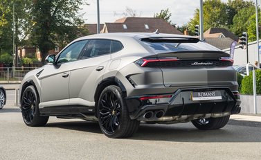 Lamborghini Urus SE 3