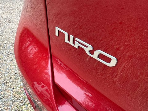 Kia Niro 1.6 Niro 3 HEV Semi-Auto 5dr 17