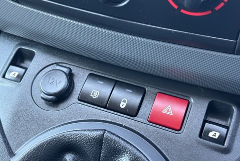 Citroen Berlingo 750 L2 1.6 Hdi 90 ps - Dog Van with Air Conditioning - Ex MOD 33