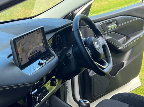 Nissan Qashqai DIG-T N-CONNECTA MHEV 24