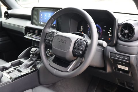 Toyota Land Cruiser BRAND NEW COMMERCIAL WITH A OEM REAR SEAT CONVERSION 13