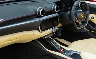 Ferrari Portofino M 19