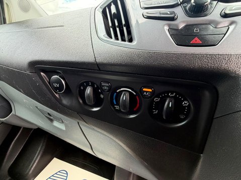 Ford Transit Custom 2.0 TDCi 270 Limited Panel Van 5dr Diesel Manual L1 H1 (157 g/km, 128 bhp) 24
