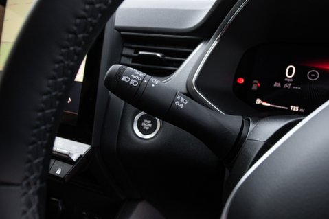 Renault Captur TECHNO TCE 17