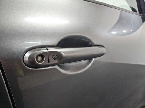 Nissan Juke 1.2 Juke N-Connecta DiG-T 5dr 84