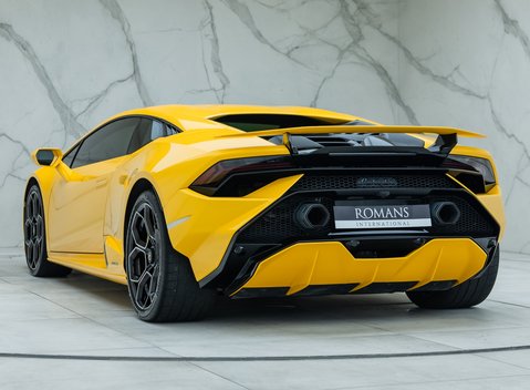 Lamborghini Huracan Tecnica 7