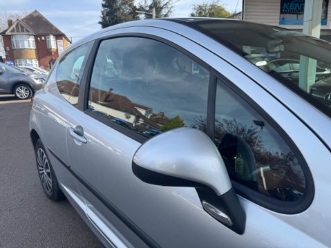 Peugeot 207 1.4 S Euro 5 3dr (A/C) 11