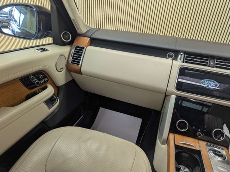 Land Rover Range Rover 3.0 Range Rover Autobiography Auto 4WD 5dr 60