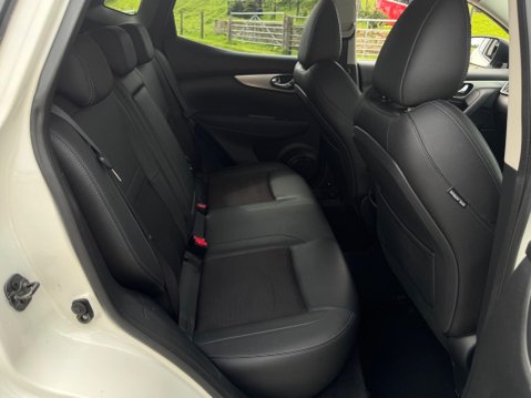 Nissan Qashqai 1.3 DIG-T Tekna Euro 6 (s/s) 5dr 18