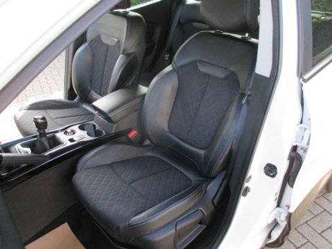 Renault Kadjar 1.3 TCe Iconic Euro 6 (s/s) 5dr 26