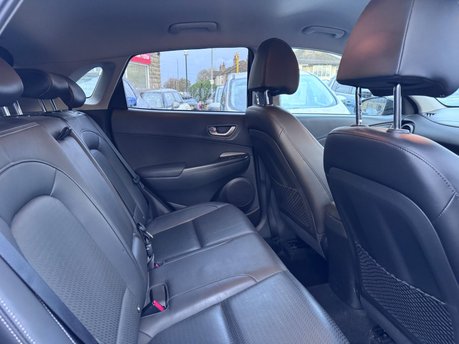 Hyundai KONA PREMIUM SE 16