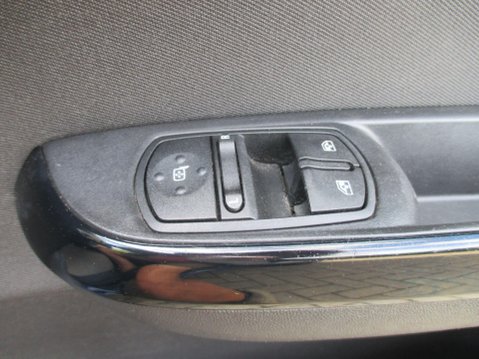 Vauxhall Corsa 1.4i ecoTEC Griffin Euro 6 3dr 34