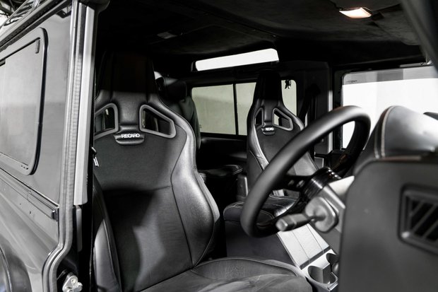 Land Rover Defender 90 TD XS STATION WAGON. TWISTED EDITION. TWISTED UPGRADES. HEATED SEATS. 5