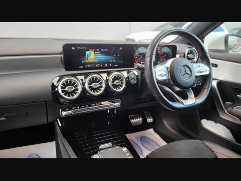 Mercedes-Benz A Class A 250 AMG LINE PREMIUM 13