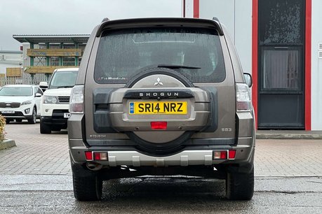 Mitsubishi Shogun 3.2 DI-DC SG3 SUV 5dr Diesel Auto 4WD Euro 5 LWB (197 ps) 19