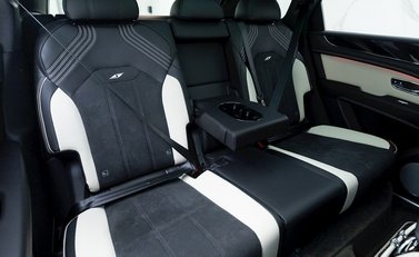 Bentley Bentayga V8 S 14