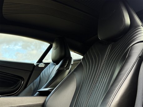 Aston Martin DB11 V8 45