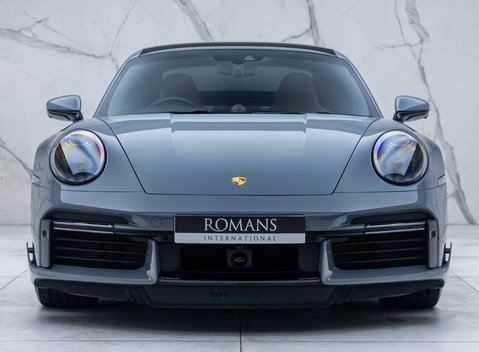 Porsche 911 Turbo S (992) 4