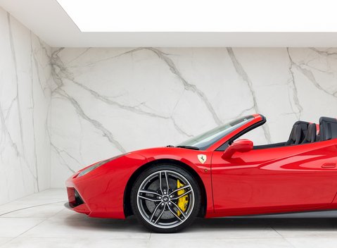 Ferrari 488 Spider 28