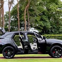 Jaguar F-Pace R-DYNAMIC HSE BLACK 90TH ANNIVERSARY EDITION 4
