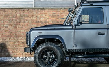 Land Rover Defender 90 TD XS Station Wagon 31