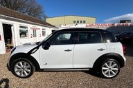 Mini Countryman COOPER S ALL4.. 7 MAIN DEALER SERVICES.. CHILLI 2 & MEDIA PACK.. 1 PREVIOUS 2