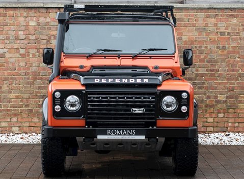 Land Rover Defender 90 Adventure 4