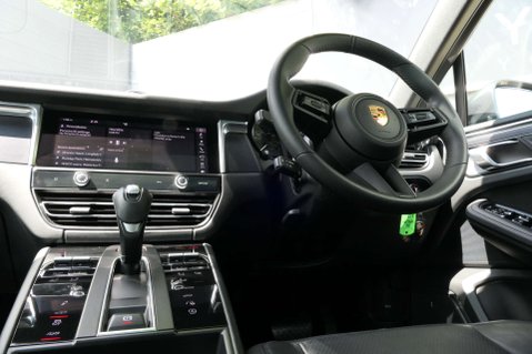 Porsche Macan 2.9T V6 GTS SUV 5dr Petrol PDK 4WD Euro 6 (s/s) (440 ps) 26