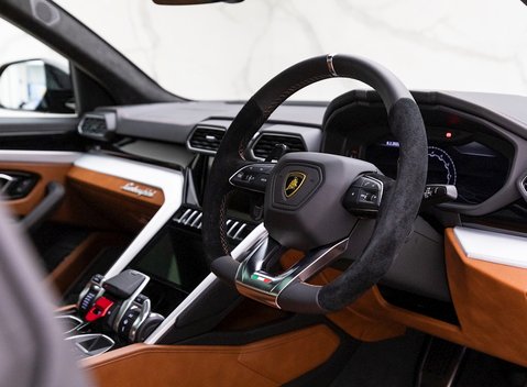 Lamborghini Urus 9