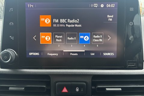 Vauxhall Combo L2H1 2300 100ps Pro Panel Van - Sat Nav / Rear Camera 28