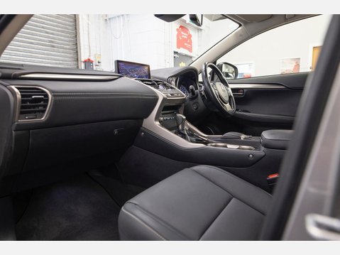 Lexus NX 2.5 300h GPF Premium SUV 5dr Petrol Hybrid E-CVT 4WD Euro 6 (s/s) (197 ps) 20