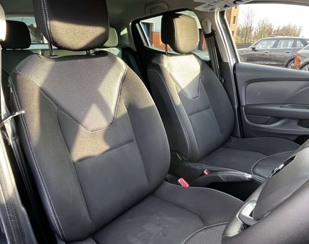 Renault Clio 0.9 Clio Iconic TCe 5dr 52